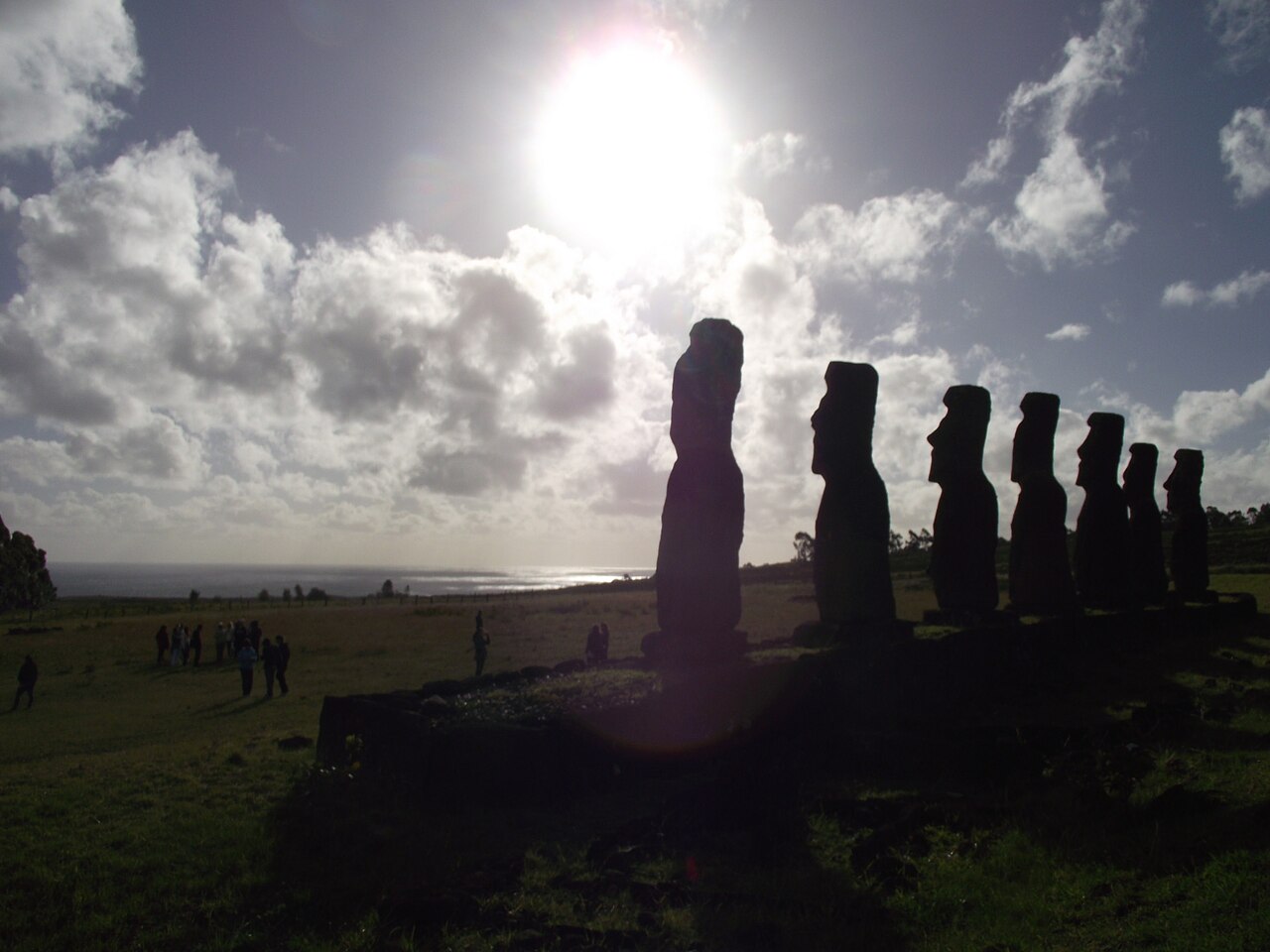 isla-pascua-ahu-akivi