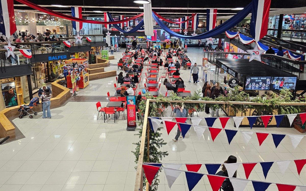 Interior del mall zonAustral – Zona Franca de Punta Arenas